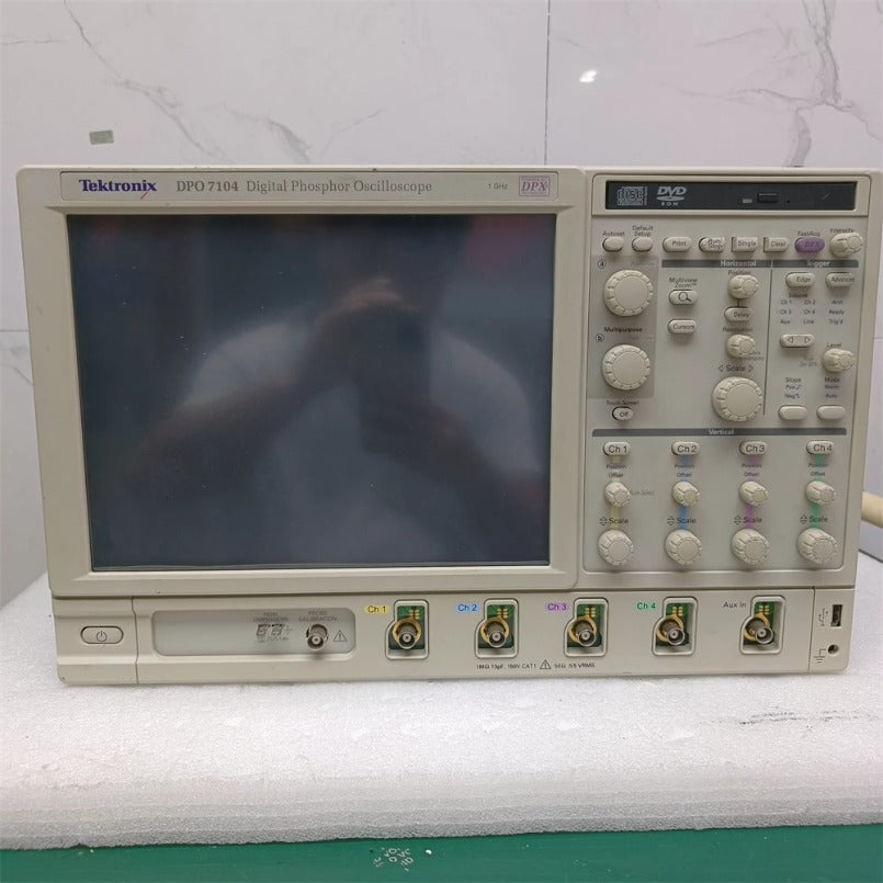 Spot Sale of Tektronix DPO7104 Digital Fluorescence Oscilloscope