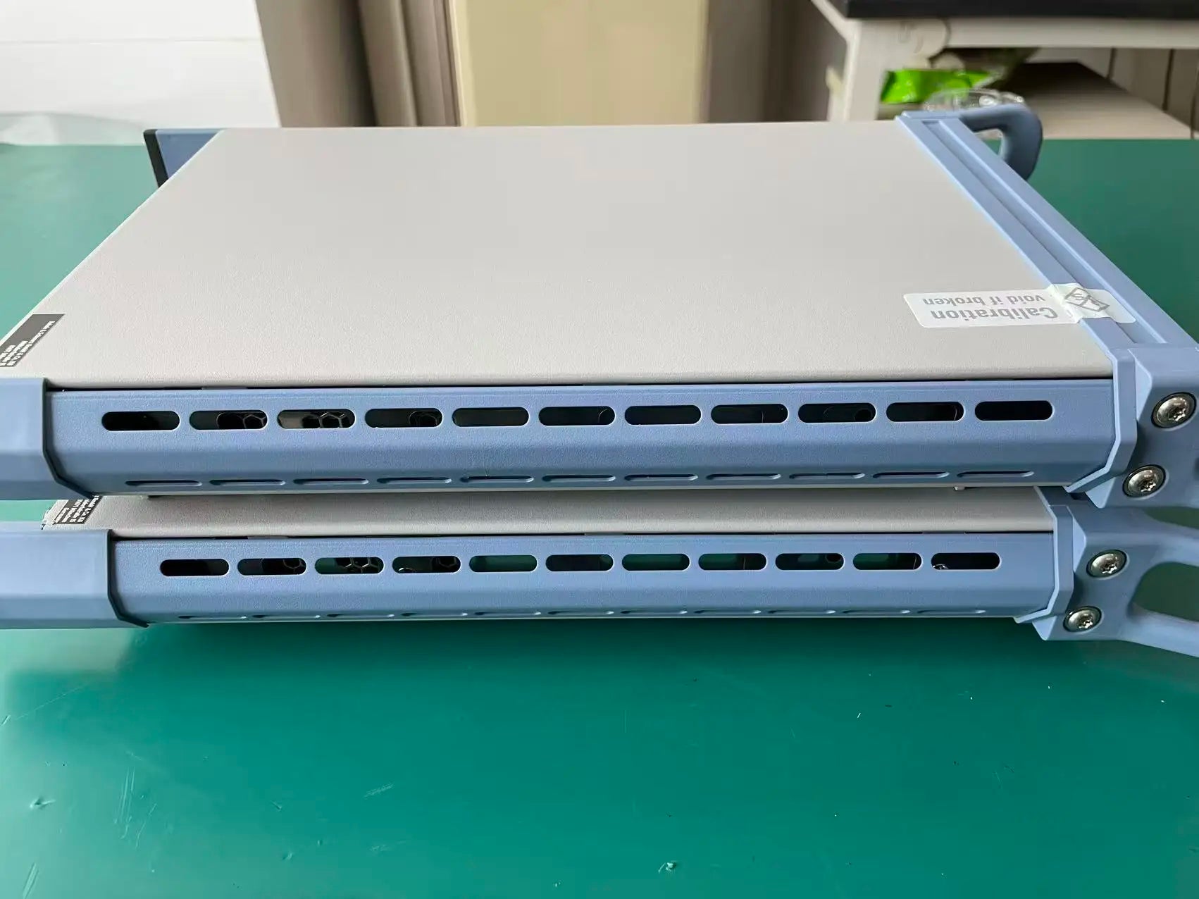 Rohde & Schwarz SGT100A RF Vector Signal Generator 1 MHz to 3GHz(6GHz Optional)