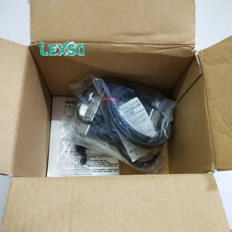 Keyence FD-M100CAT High Precision Digital Flow Transmitter with 4-20mA Output lexso