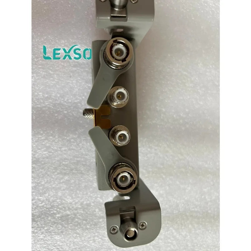 Keysight 16047E Test Fixture Lead Type Devices of up to 120 MHz; Includes a Guard and a Shorting Plate    lexso