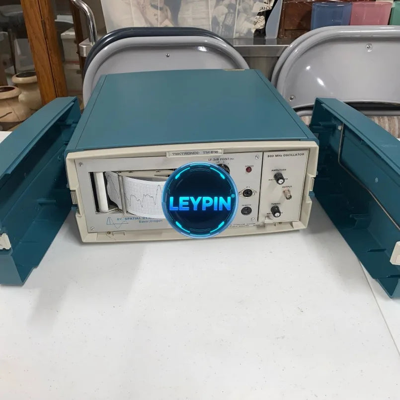 Tektronix TM515 Five-Bay Traveller / Spatial Dynamics Ltd 800 MHz Oscillator    ytdi