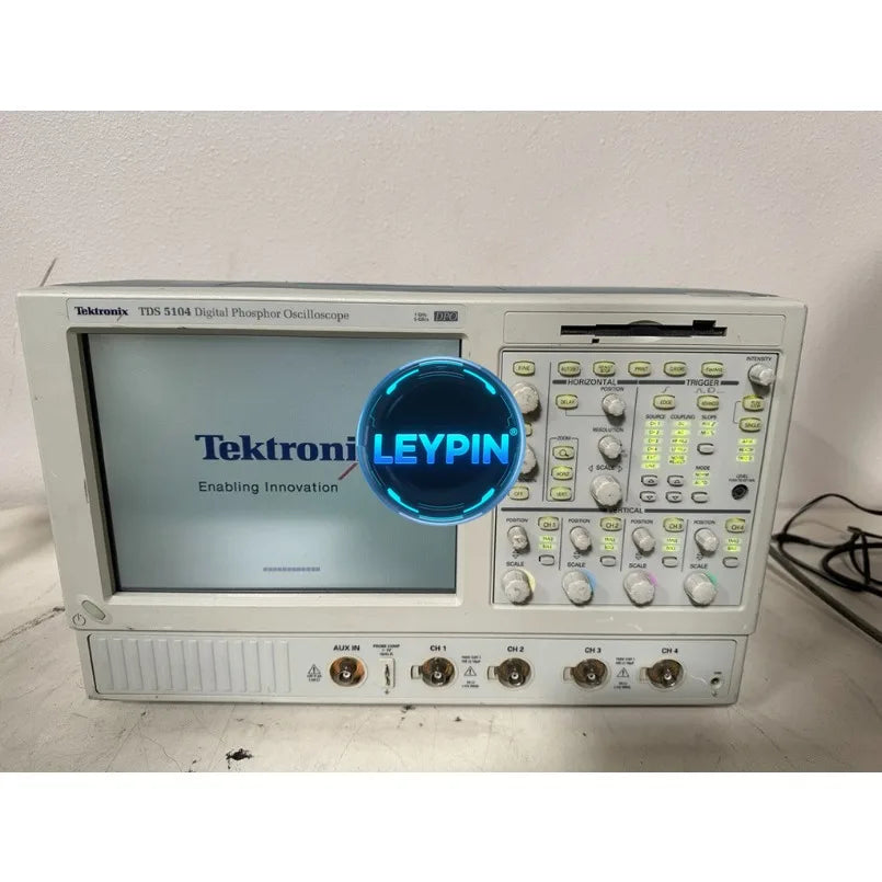Tektronix TDS 5104 Digital Phosphor Oscilloscope - FOR PARTS    ytdi