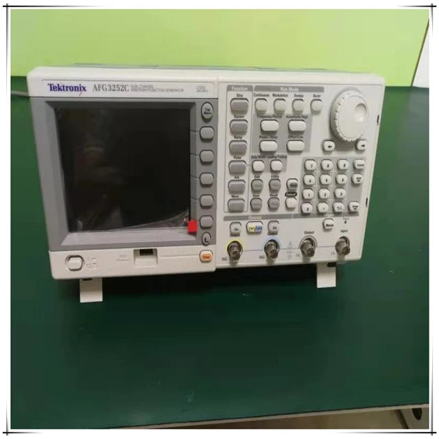 Used Tektronix AFG3252 Arbitrary Waveform/Function Generator 240MHz Signal Source