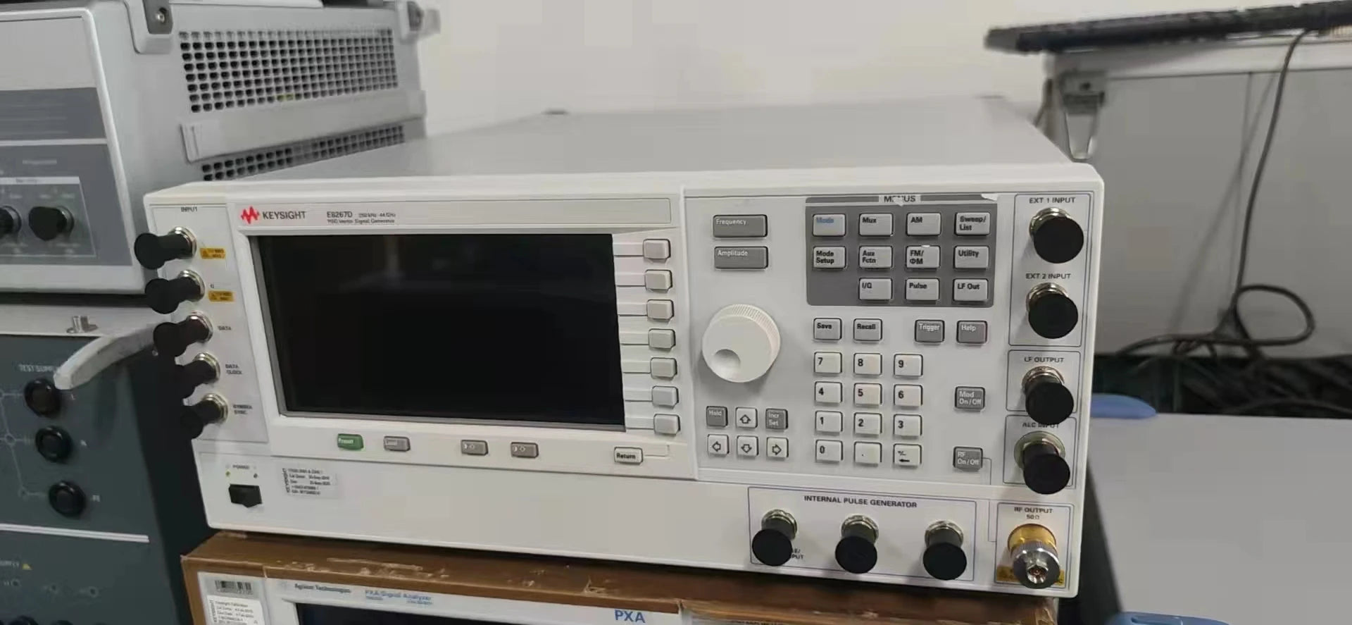 Used Keysight E8267D Signal Generator 100kHz to 44GHz