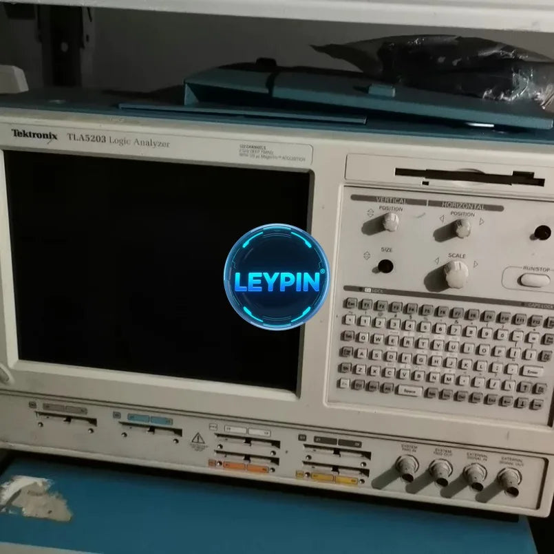 Tektronix TLA5203 102-channel logic analyzer    ytdi