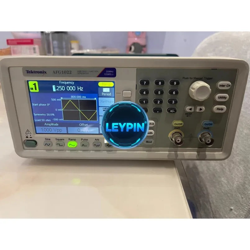 1pcs Tektronix AFG1022 arbitrary function generator 25MHz 125MS/s AFG 1022     ytdi