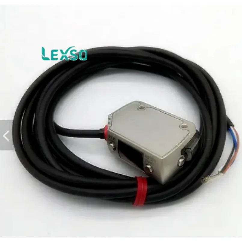 Original KEYENCE LR-ZB240CB CMOS Laser Sensor M18 Threaded Mount M12 Connector Type lexso