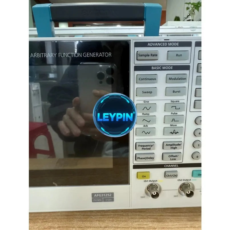 Tektronix AFG31252 Arbitrary Wave Function Generator NEW