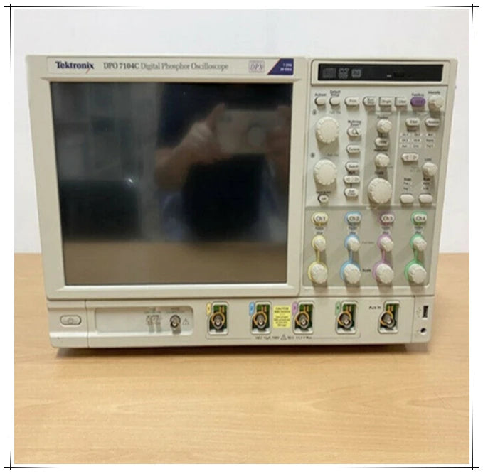 Used Tektronix DPO7104C Digital Fluorescence Oscilloscope