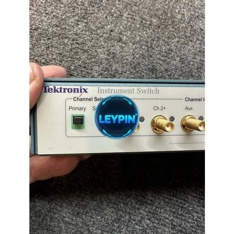Tektronix BSASWITCH Instrument Switch w/ USB Cable & Flash Drive    ytdi