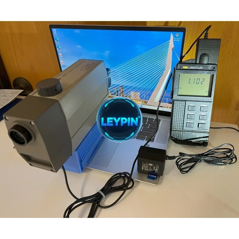 Tektronix 1-Degre Luminance Head J1823 with J17 Photometer Radiometer    ytdi