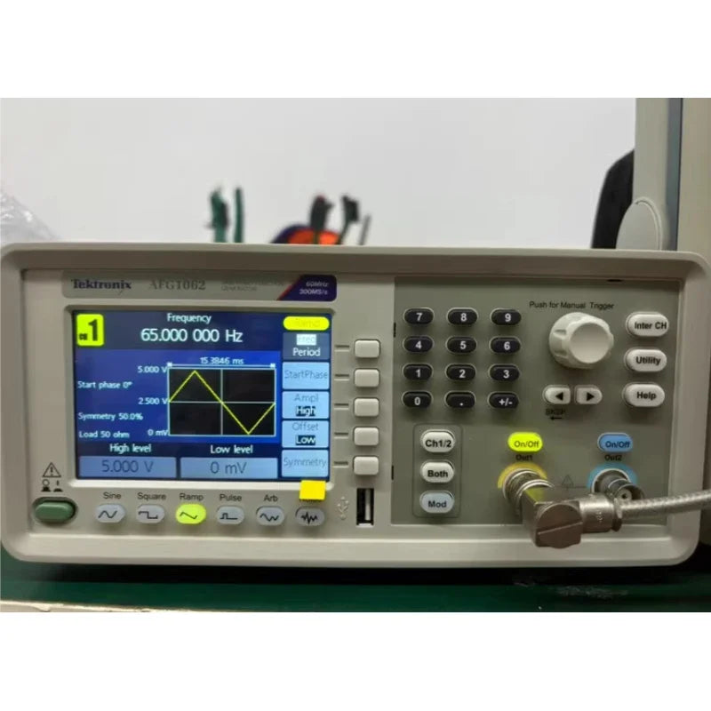 Tektronix AFG1062 60 MHz 2 Ch 300 MS/s Arbitrary/Function Generator   ytdi