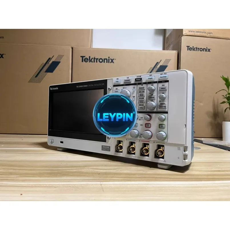 1PCS Tektronix TBS2204B 200 MHz 4-Ch 2 GS/s Digital Oscilloscope 5 M    ytdi