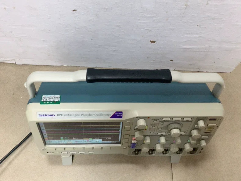 Tektronix DPO 2024 200MHz 1GS/s Digital Phosphor Oscilloscope Tektronix DPO2024   ytdi