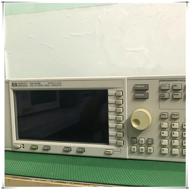 Used Agilent E4425B Signal Generator 250kHz-3GHz