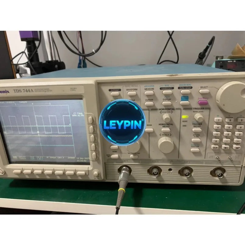Tektronix oscilloscope TDS744A 500MHz 2GS/s in perfect working condition   ytdi