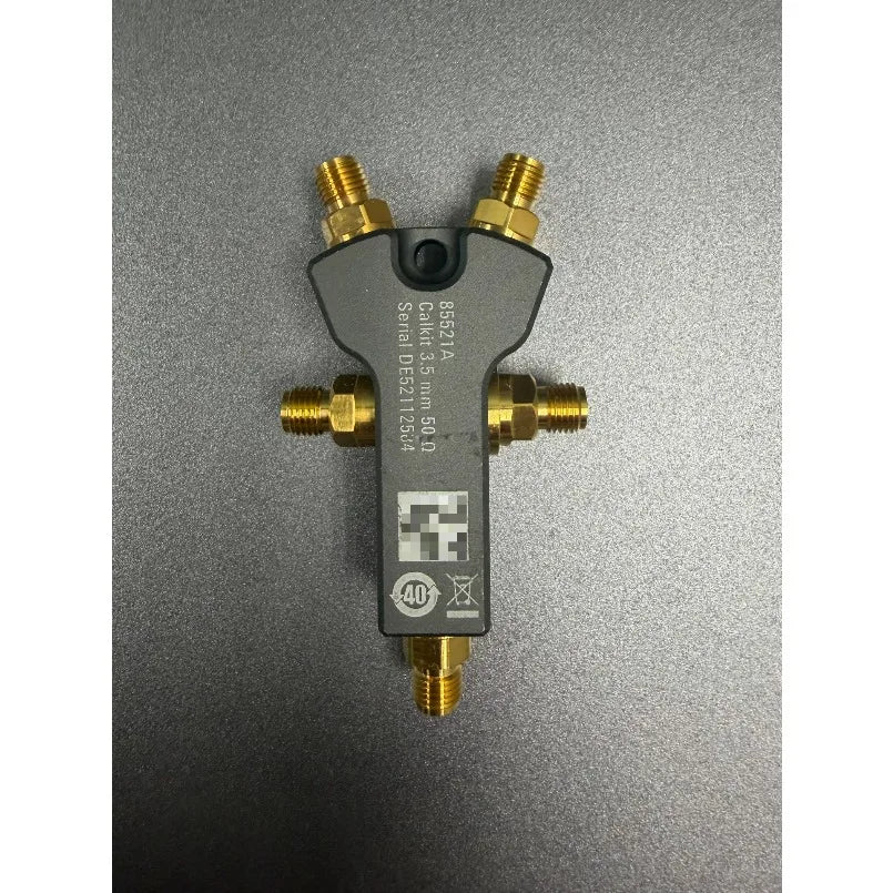 Keysight 85521A 4-in-1 OSLT Mechanical Calibration Kit, 3.5 mm (f) 50 Ohm, DC to 26.5 GHz, Compact Module    lexso