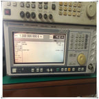 Used SMIQ06ATE 6G Rohde & Schwarz Signal Generator 300k-6.4G Germany