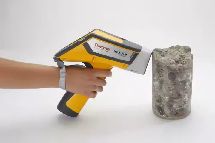 Thermo Fisher Niton XL2t Handheld XRF Analyzer Spectrometer Metal Alloy Ore Soil Analyzer Testing of Zinc Iron and Copper Ores lexso