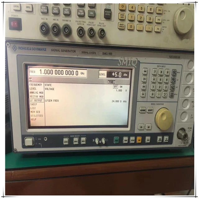 Used Rohde & Schwarz SMIQ06ATE 6G Signal Generator 300kHz-6.4GHz