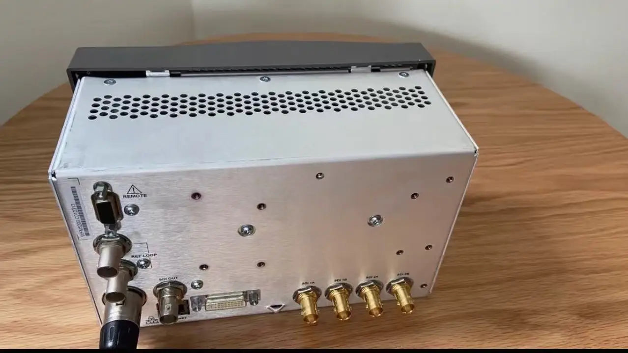 Tektronix WFM5200 3G/HD/SD-SDI Waveform Monitor