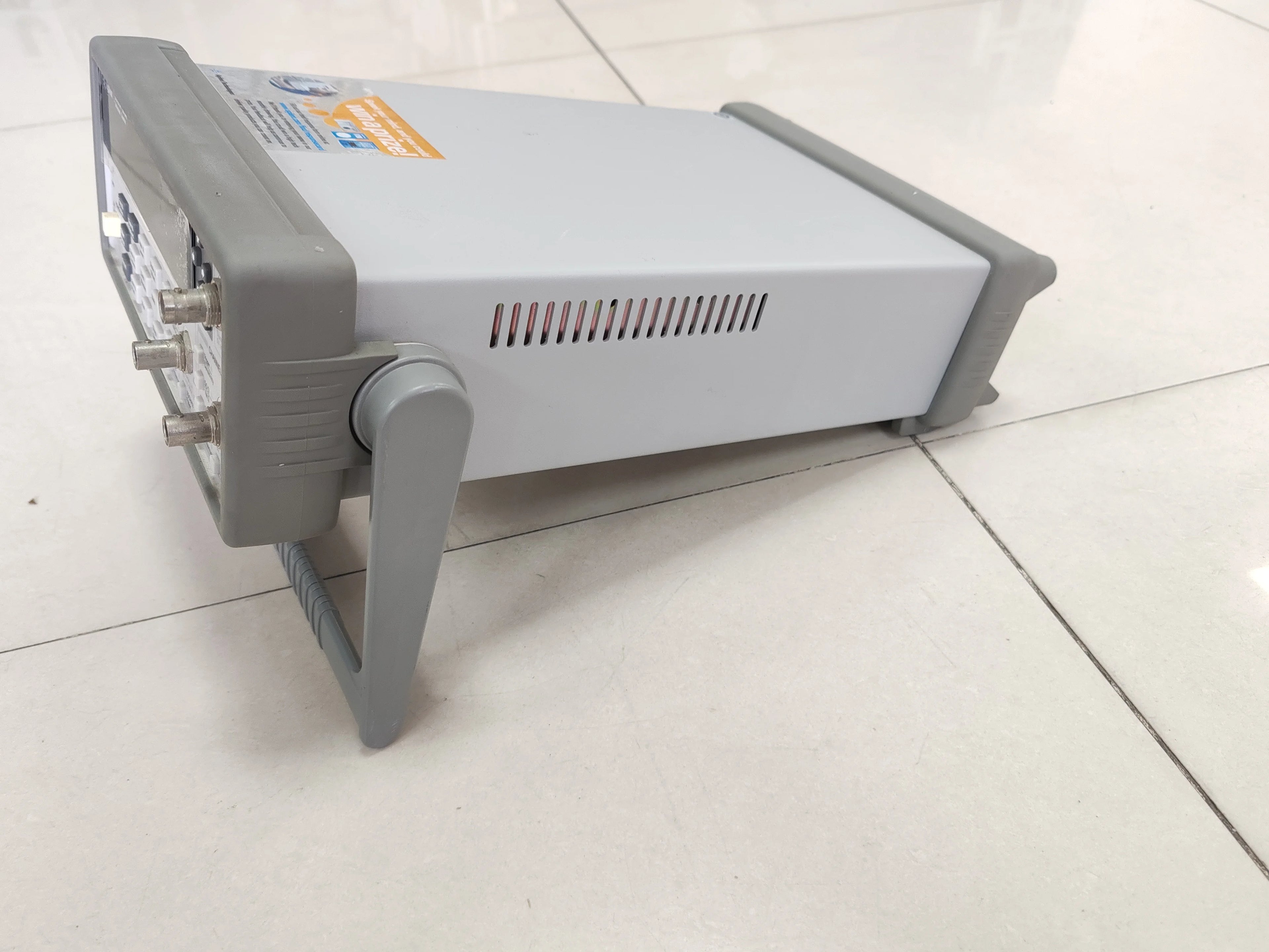 Keysight (Agilent) 53131A 225 MHz Universal Frequency Counter/Timer