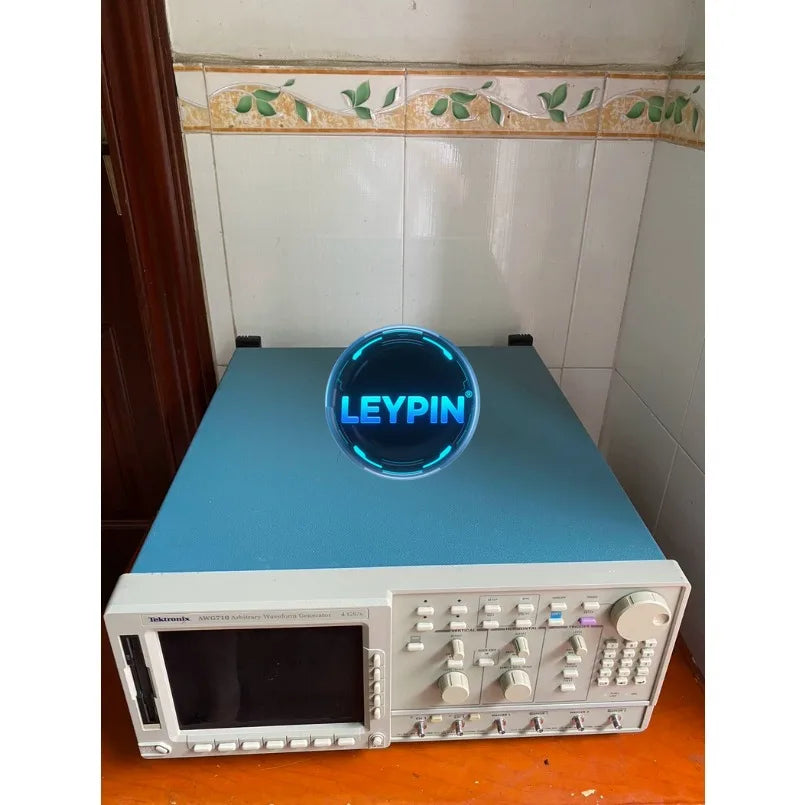 1PC USED 100% test Tektronix AWG710    ytdi
