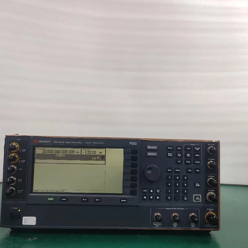 Keysight E8267D PSG Vector Signal Generator 100 kHz to 44 GHz       lexso