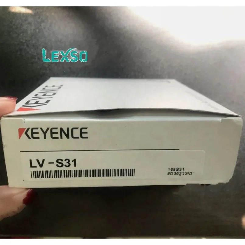 NEW KEYENCE LV-S31 LASER OPTIC SENSOR LVS31 lexso