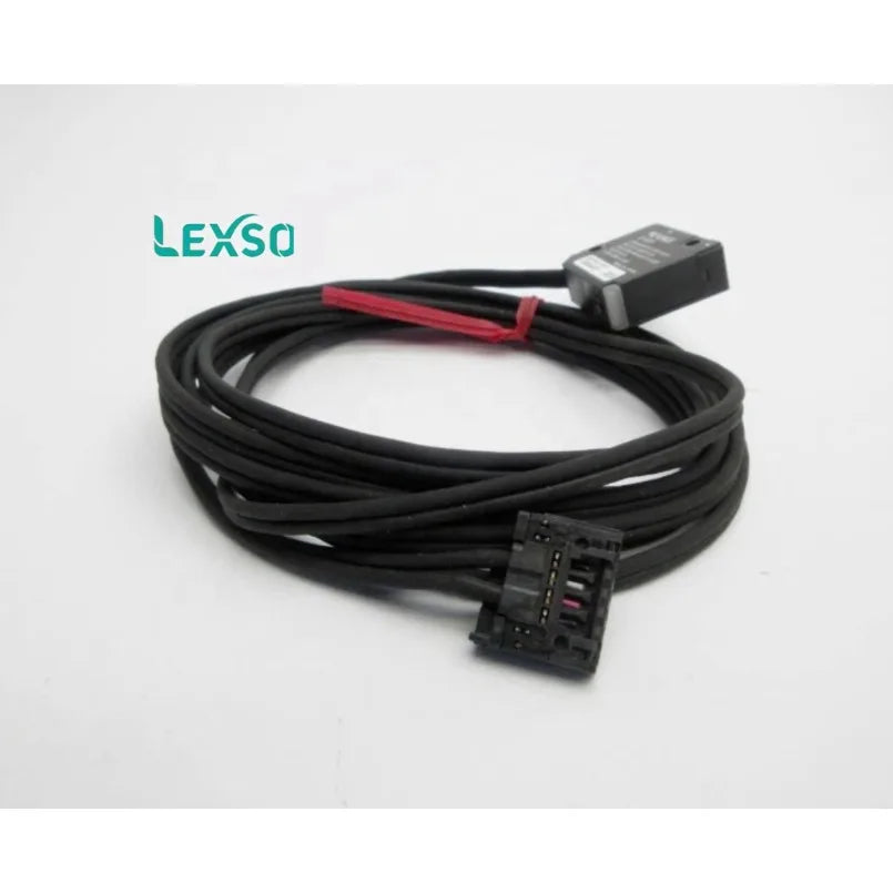 NEW KEYENCE LV-S31 LASER OPTIC SENSOR LVS31 lexso