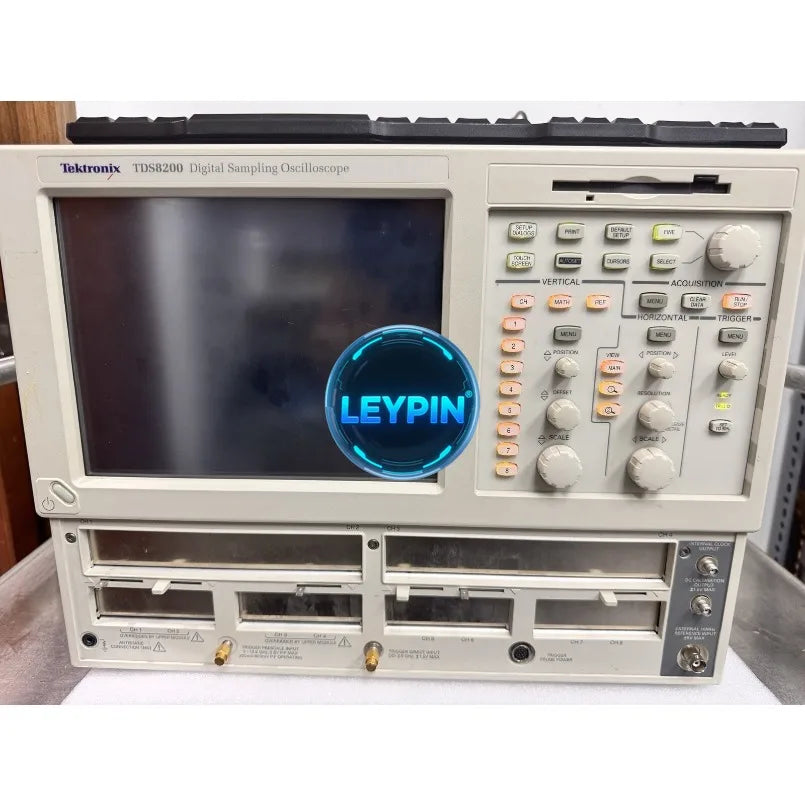 Tektronix TDS8200 Digital Sampling Oscilloscope (for parts)    ytdi