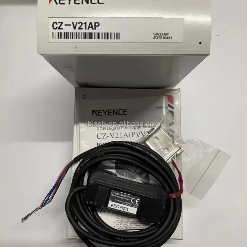 Original KEYENCE CZ-V21AP Digital Sensor Amplifier 24 VDC lexso   ytdi