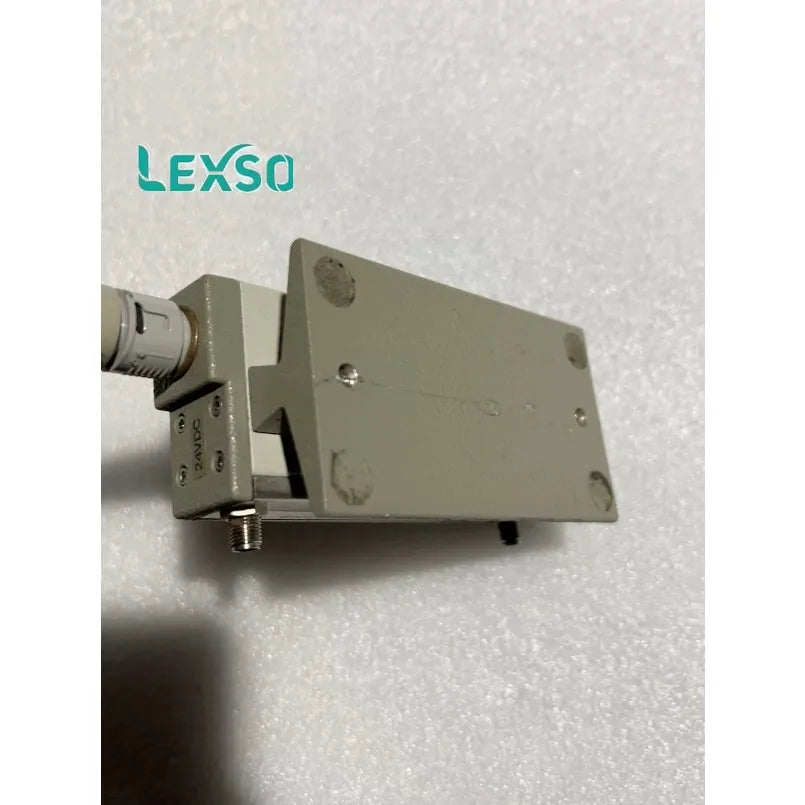 Keysight 8495G Programmable Attenuator, 4 GHz, 70 DB, 10-dB Steps,Maximum RF Input Power: 1 W (average), 100 W (peak)    lexso