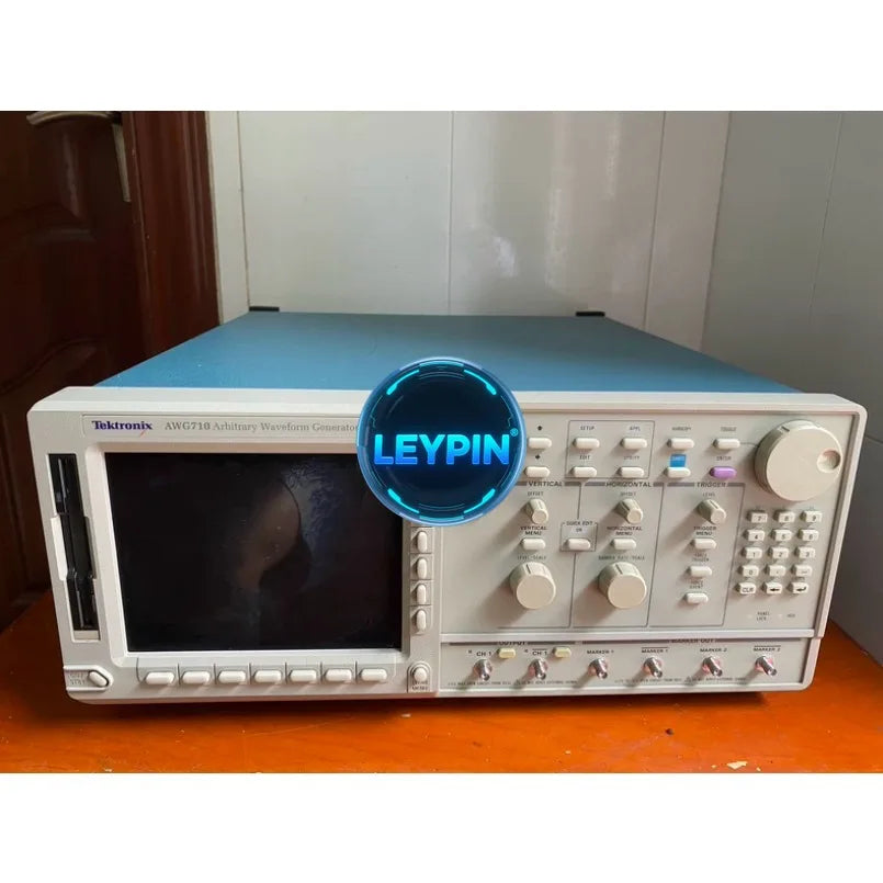 Tektronix AWG710 Arbitrary Waveform Function Generator    ytdi