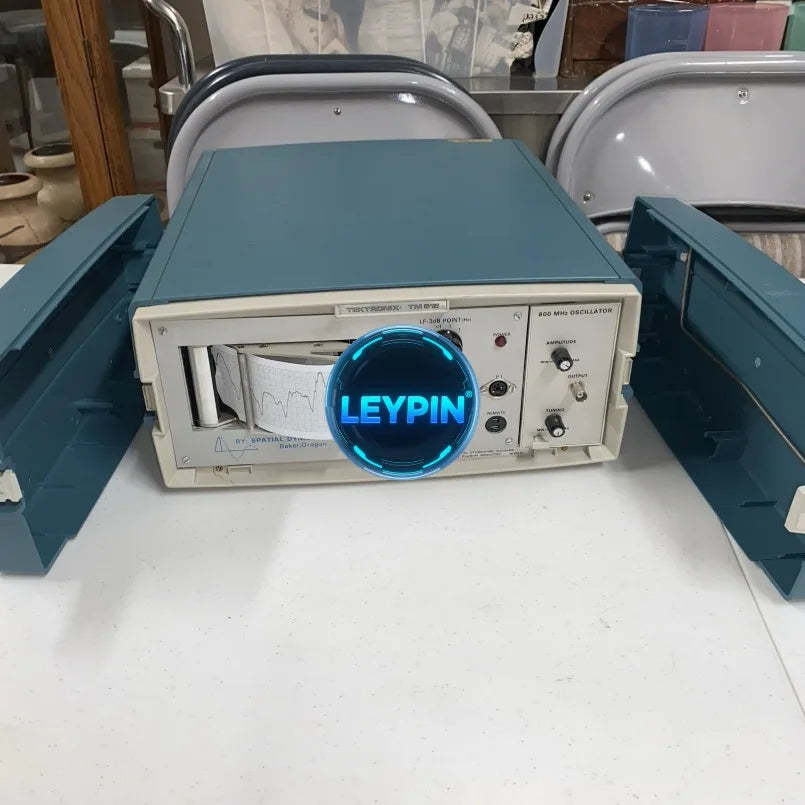 Tektronix TM515 Five-Bay Traveller / Spatial Dynamics Ltd 800 MHz Oscillator    ytdi