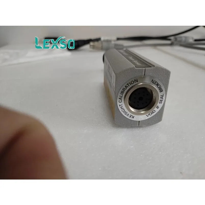 Keysight E9301B E-Series Average Power Sensor 10 MHz to 6 GHz and Power Range -30 to +44 DBm (74 DB Dynamic Range).    lexso