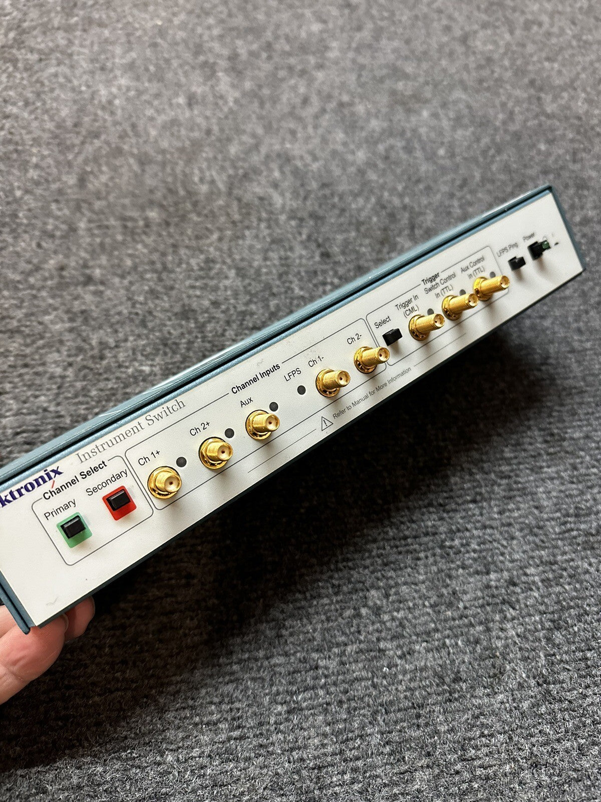Tektronix BSASWITCH Instrument Switch w/ USB Cable & Flash Drive    ytdi