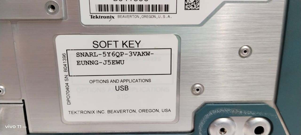 TEKTRONIX DPO70404 - DIGITAL PHOSPHOR OSCILLOSCOPE - UP TO 4 GHz    ytdi