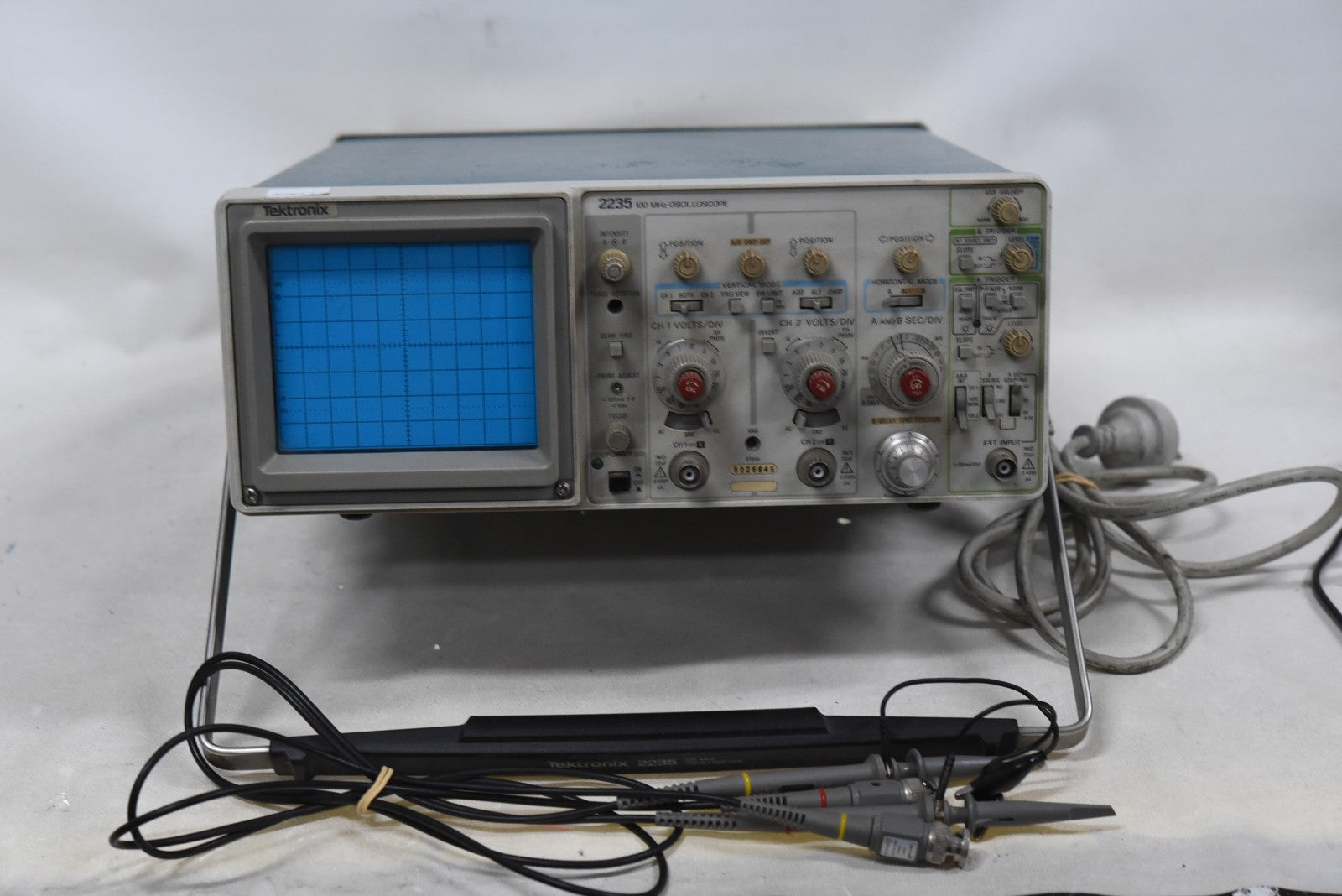 Tektronix 2235 - 100 MHz Dual-Trace, Dual-Timebase Portable Oscilloscope -TESTED    ytdi