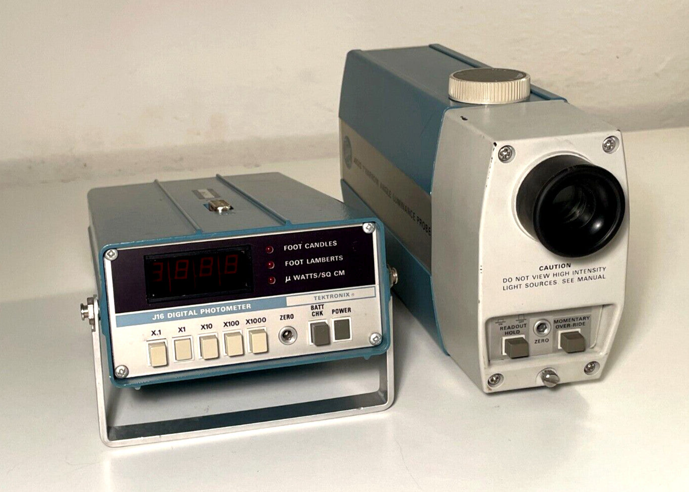 Tektronix J16 Digital Photometer W/ Tektronix J6523 Narrow Angle Luminance Probe    ytdi