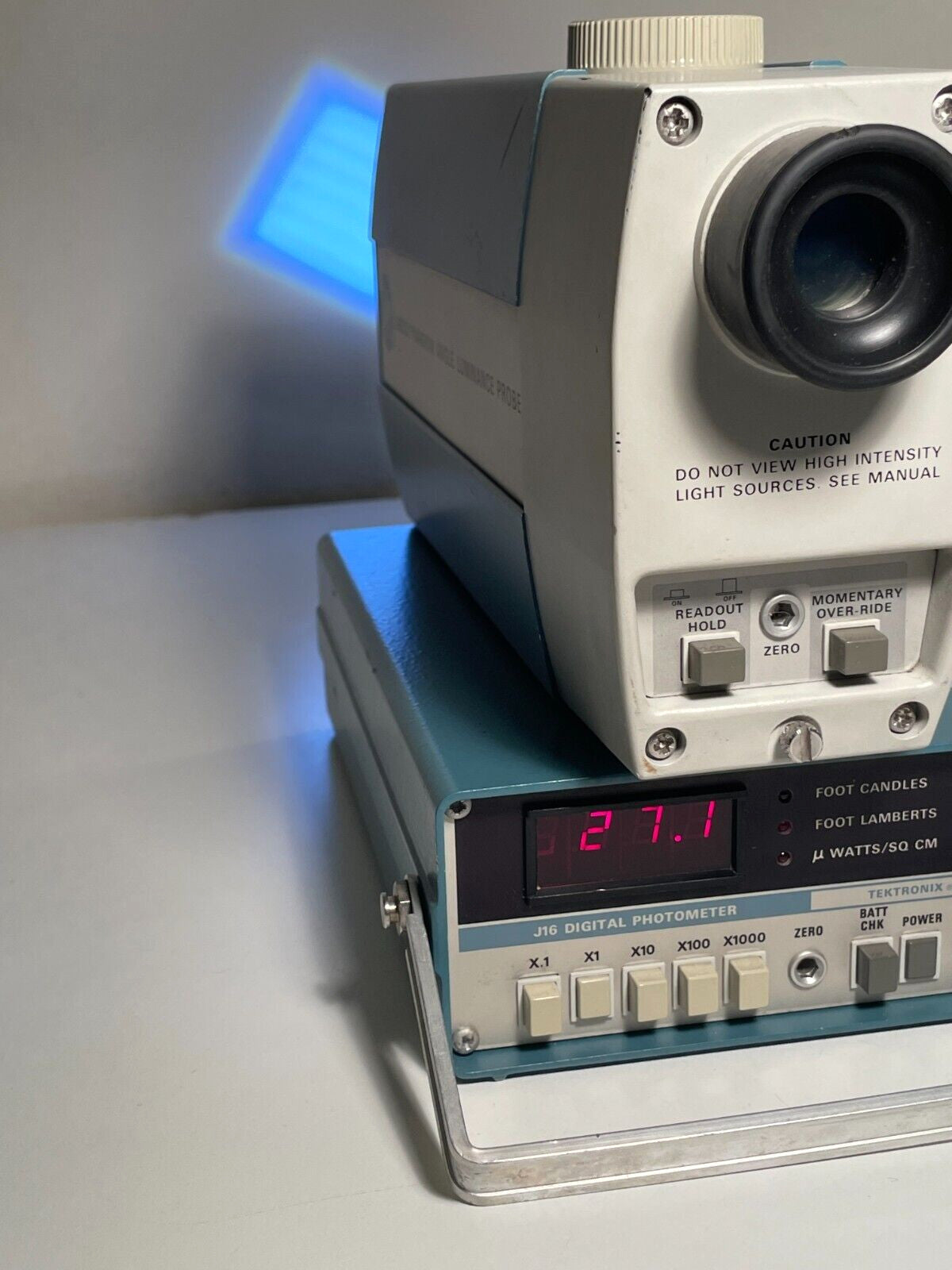 Tektronix J16 Digital Photometer W/ Tektronix J6523 Narrow Angle Luminance Probe    ytdi