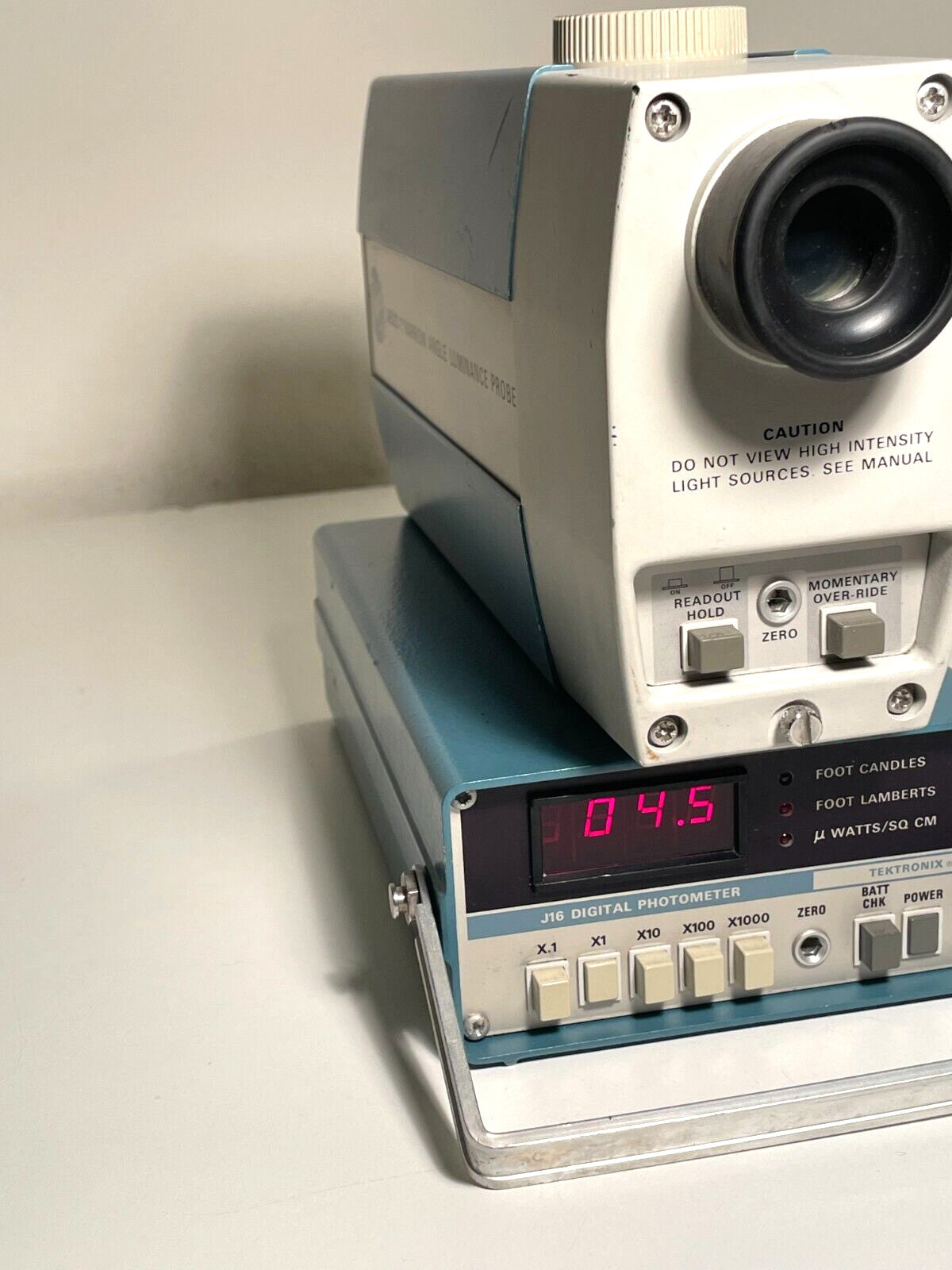 Tektronix J16 Digital Photometer W/ Tektronix J6523 Narrow Angle Luminance Probe    ytdi