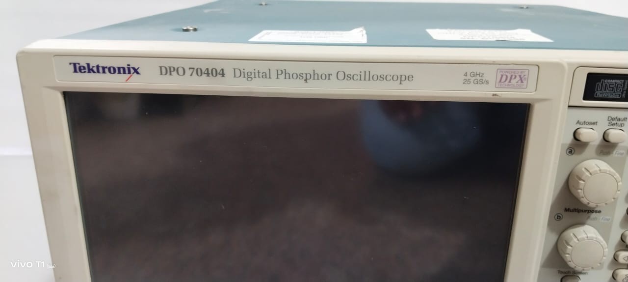 TEKTRONIX DPO70404 - DIGITAL PHOSPHOR OSCILLOSCOPE - UP TO 4 GHz    ytdi