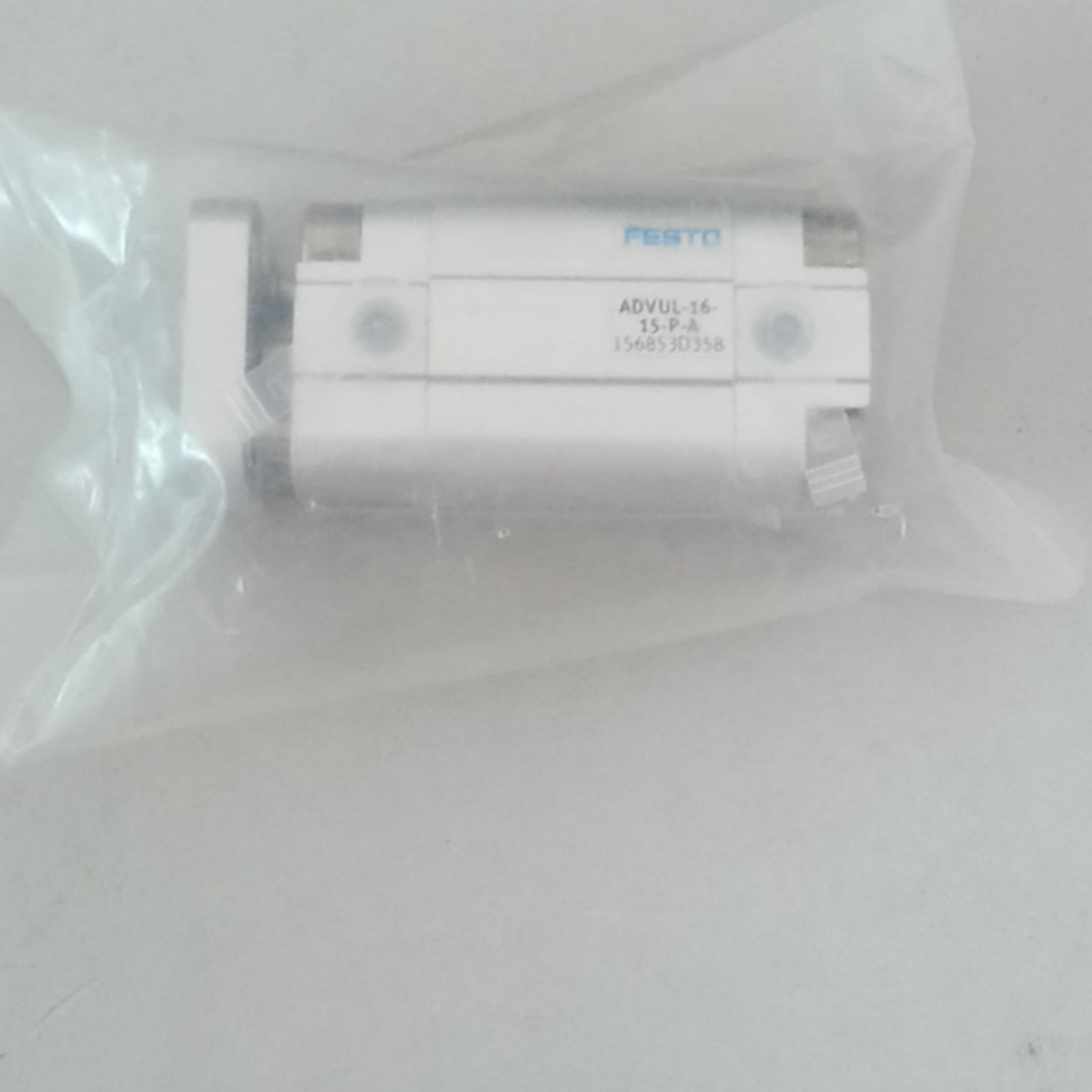 New FESTO ADVUL-16-15-P-A 156853 Cylinder